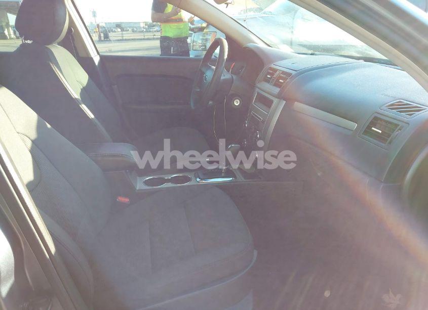 Photo 5 of 2012 Ford Fusion SE (VIN 3FAHP0HA8CR441042)