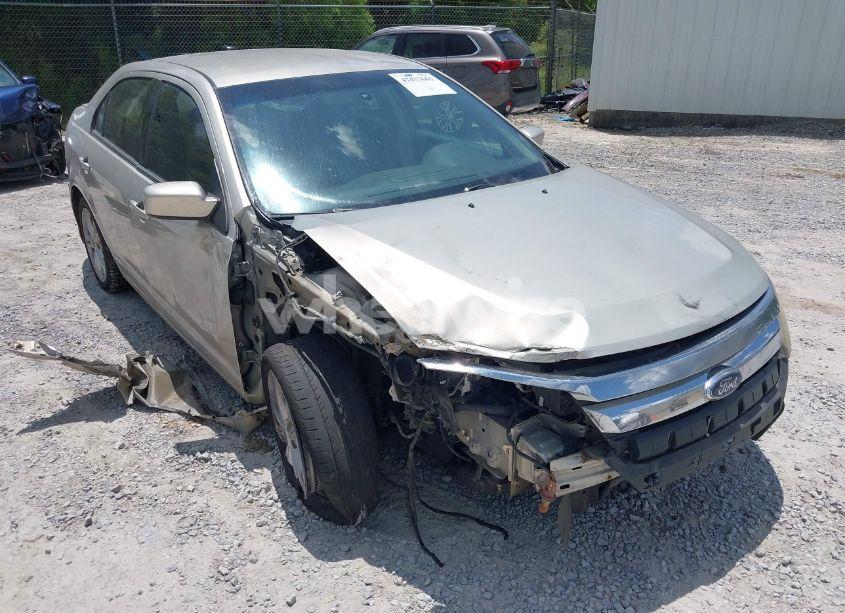 2010 Ford Fusion SE (VIN 3FAHP0HA9AR111391) main photo