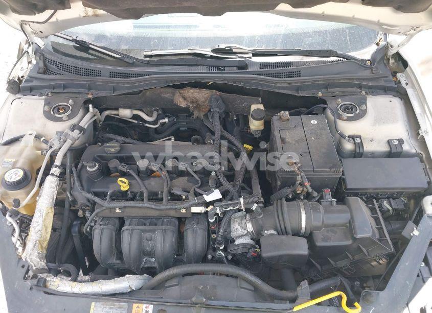 Photo 10 of 2010 Ford Fusion SE (VIN 3FAHP0HA9AR111391)