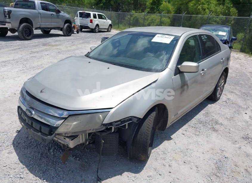 Photo 2 of 2010 Ford Fusion SE (VIN 3FAHP0HA9AR111391)