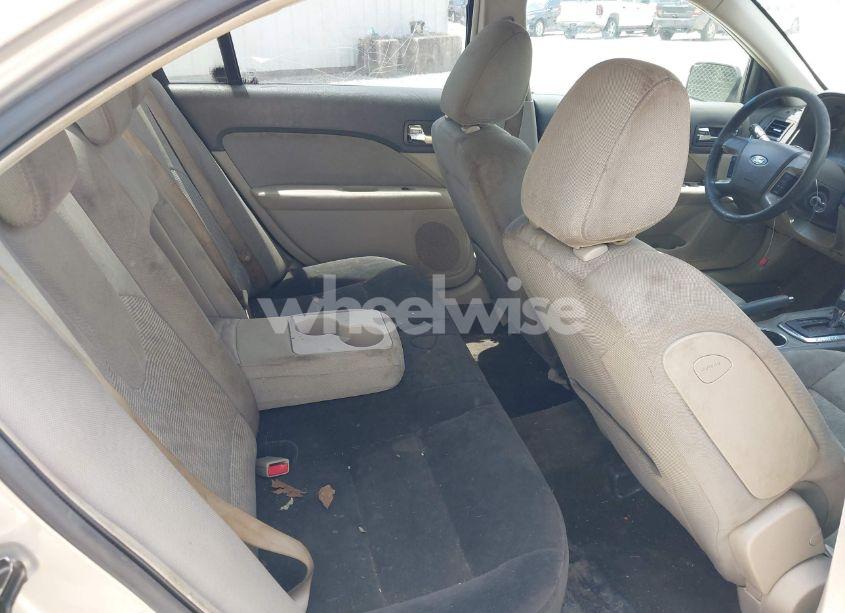 Photo 8 of 2010 Ford Fusion SE (VIN 3FAHP0HA9AR111391)