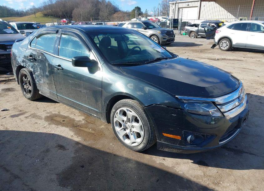 2010 Ford Fusion SE (VIN 3FAHP0HA9AR164334) main photo