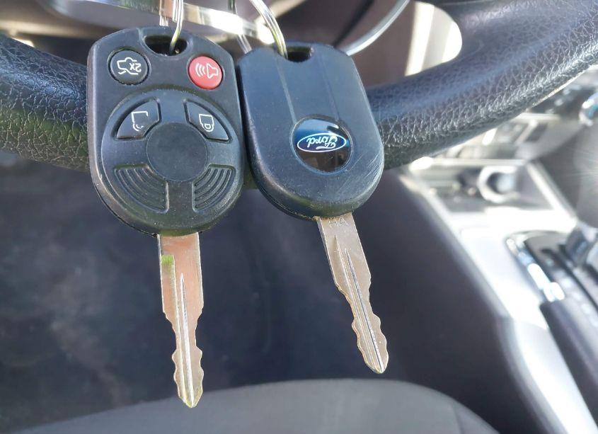 Photo 11 of 2010 Ford Fusion SE (VIN 3FAHP0HA9AR164334)