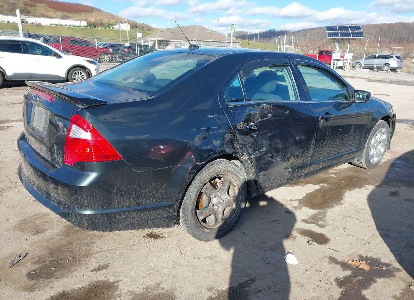 Photo 4 of 2010 Ford Fusion SE (VIN 3FAHP0HA9AR164334)