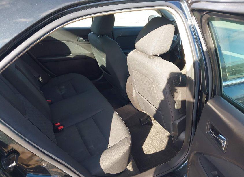 Photo 8 of 2010 Ford Fusion SE (VIN 3FAHP0HA9AR164334)