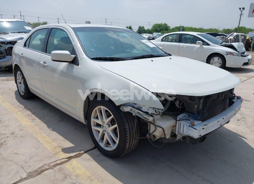 2010 Ford Fusion SE (VIN 3FAHP0HA9AR182297) main photo