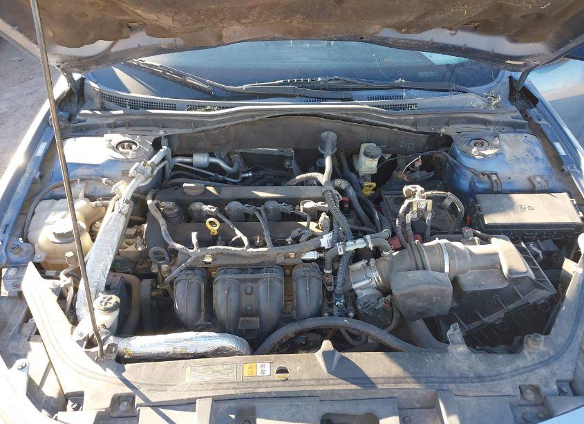 Photo 10 of 2010 Ford Fusion SE (VIN 3FAHP0HA9AR183840)