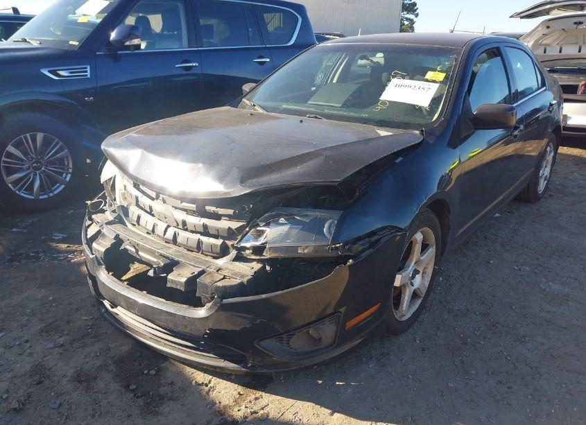 Photo 2 of 2010 Ford Fusion SE (VIN 3FAHP0HA9AR184132)