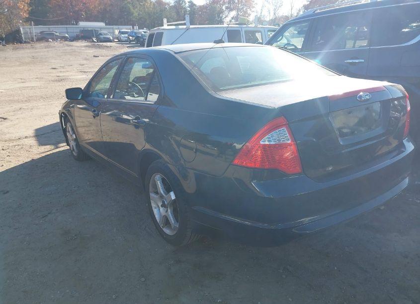 Photo 3 of 2010 Ford Fusion SE (VIN 3FAHP0HA9AR184132)