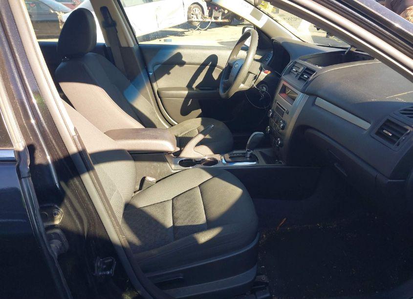 Photo 5 of 2010 Ford Fusion SE (VIN 3FAHP0HA9AR184132)