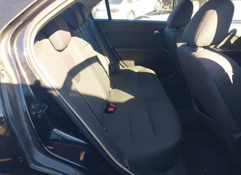 Photo 8 of 2010 Ford Fusion SE (VIN 3FAHP0HA9AR184132)