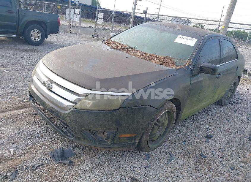 Photo 2 of 2010 Ford Fusion SE (VIN 3FAHP0HA9AR291195)