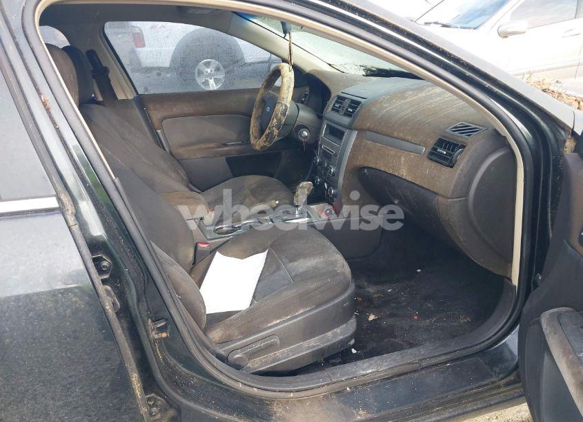 Photo 5 of 2010 Ford Fusion SE (VIN 3FAHP0HA9AR291195)