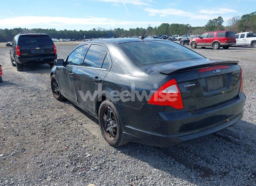 Photo 3 of 2010 Ford Fusion SE (VIN 3FAHP0HA9AR305967)