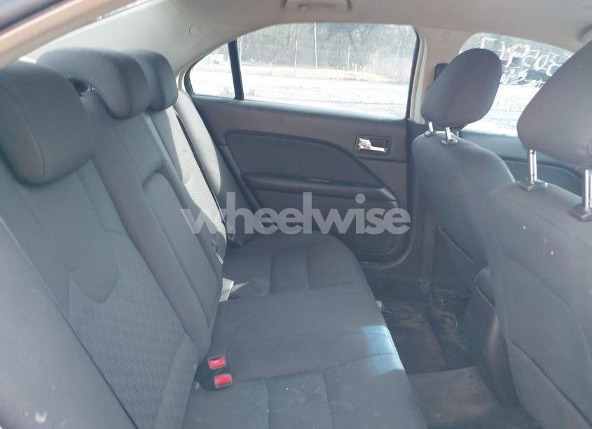 Photo 8 of 2010 Ford Fusion SE (VIN 3FAHP0HA9AR305967)