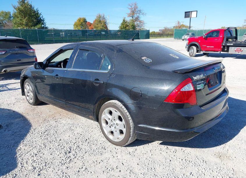 Photo 3 of 2010 Ford Fusion SE (VIN 3FAHP0HA9AR309355)