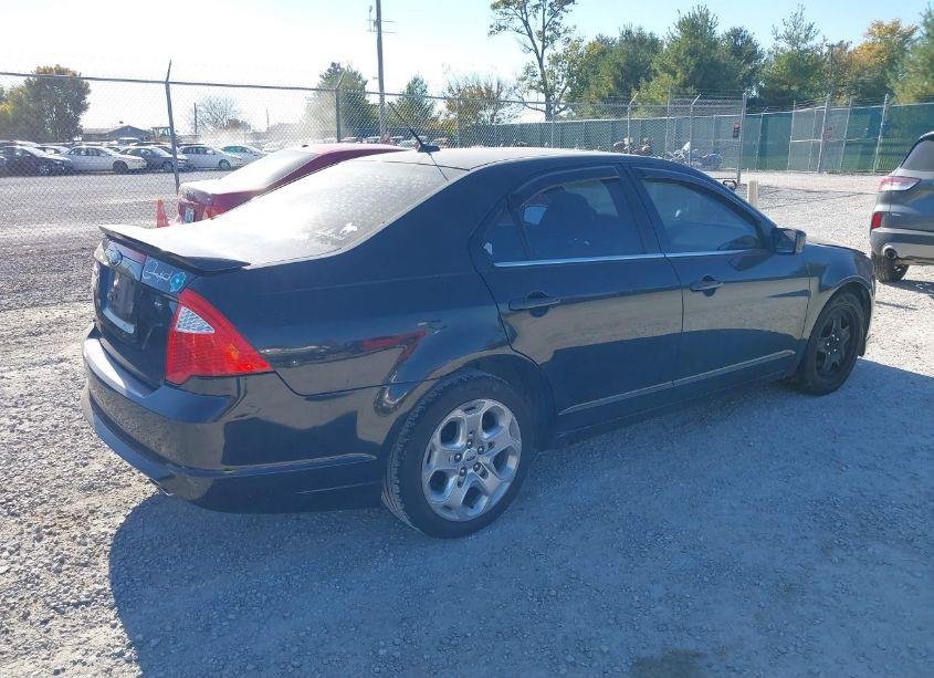 Photo 4 of 2010 Ford Fusion SE (VIN 3FAHP0HA9AR309355)
