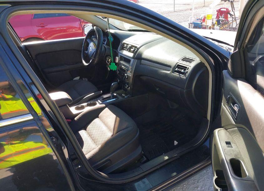 Photo 5 of 2010 Ford Fusion SE (VIN 3FAHP0HA9AR309355)