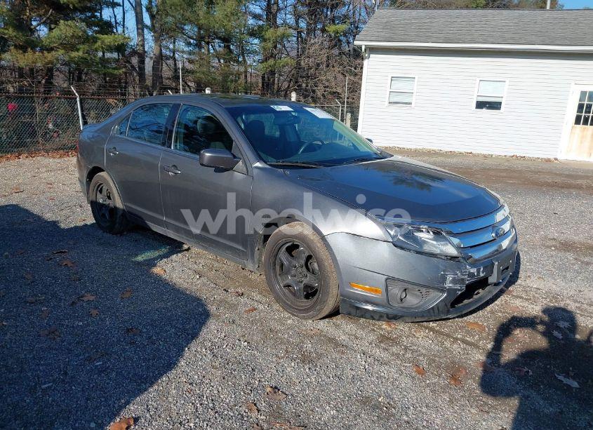 2010 Ford Fusion SE (VIN 3FAHP0HA9AR354845) main photo