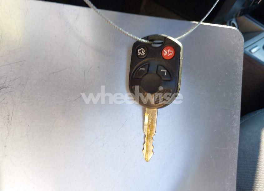 Photo 11 of 2010 Ford Fusion SE (VIN 3FAHP0HA9AR354845)