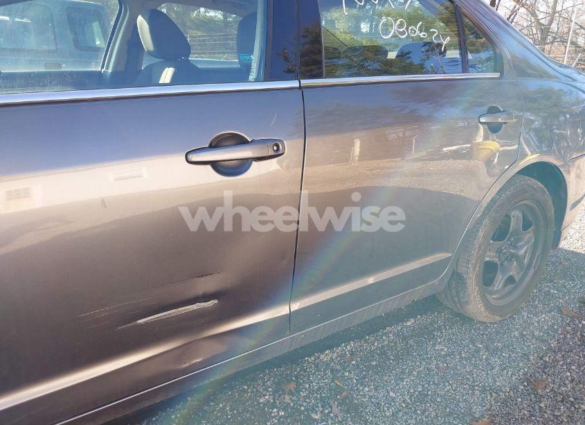 Photo 12 of 2010 Ford Fusion SE (VIN 3FAHP0HA9AR354845)