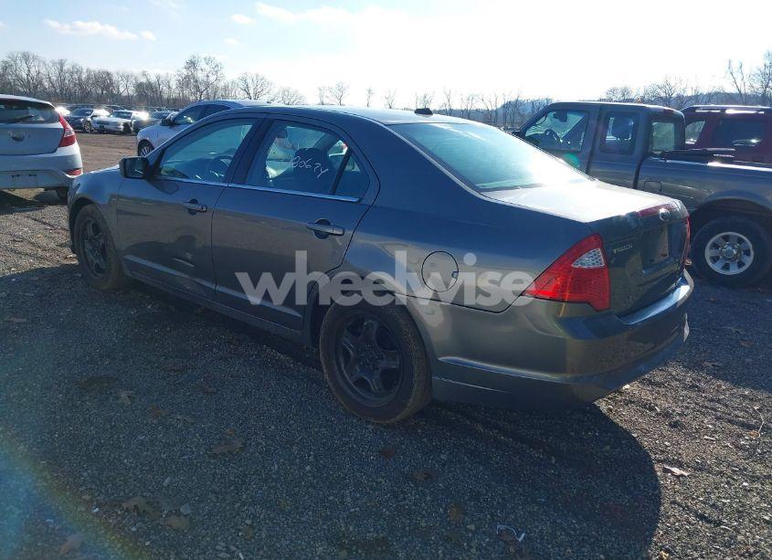 Photo 3 of 2010 Ford Fusion SE (VIN 3FAHP0HA9AR354845)