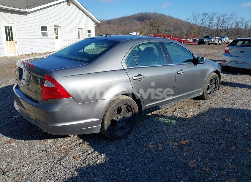 Photo 4 of 2010 Ford Fusion SE (VIN 3FAHP0HA9AR354845)