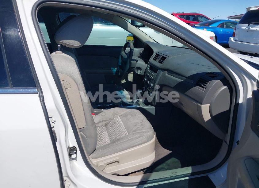 Photo 5 of 2010 Ford Fusion SE (VIN 3FAHP0HA9AR366963)