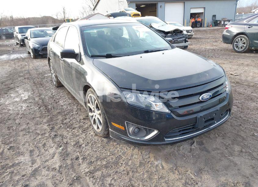 2010 Ford Fusion SE (VIN 3FAHP0HA9AR393127) main photo