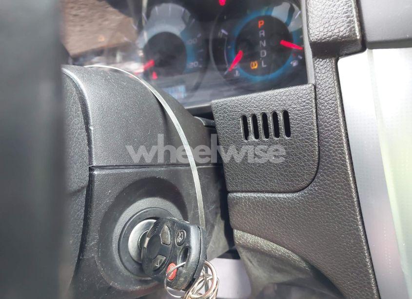 Photo 11 of 2010 Ford Fusion SE (VIN 3FAHP0HA9AR393127)