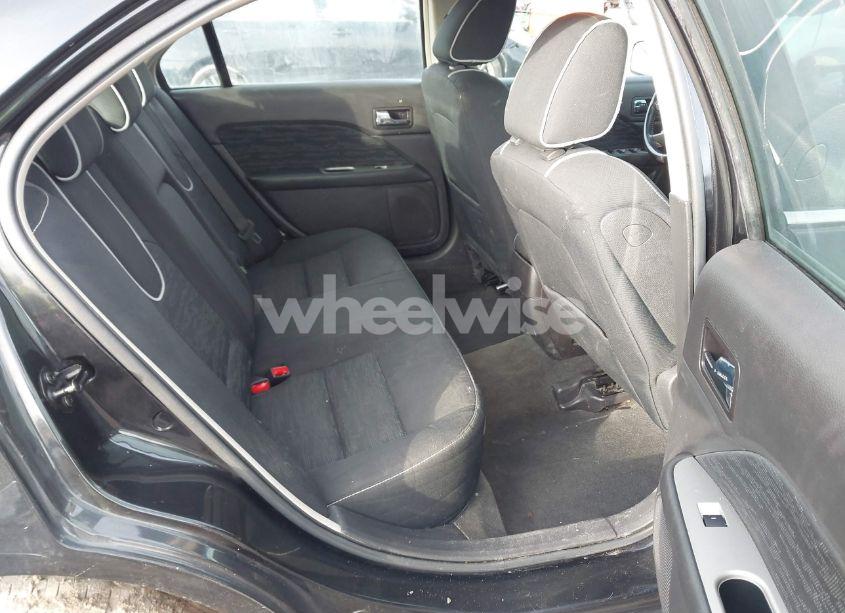 Photo 8 of 2010 Ford Fusion SE (VIN 3FAHP0HA9AR393127)