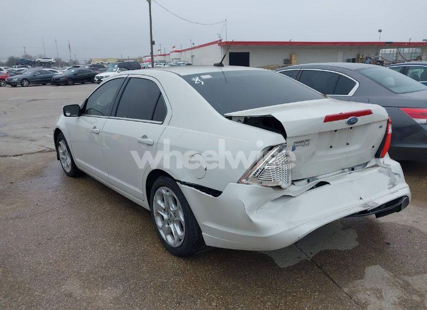 Photo 3 of 2010 Ford Fusion SE (VIN 3FAHP0HA9AR402943)