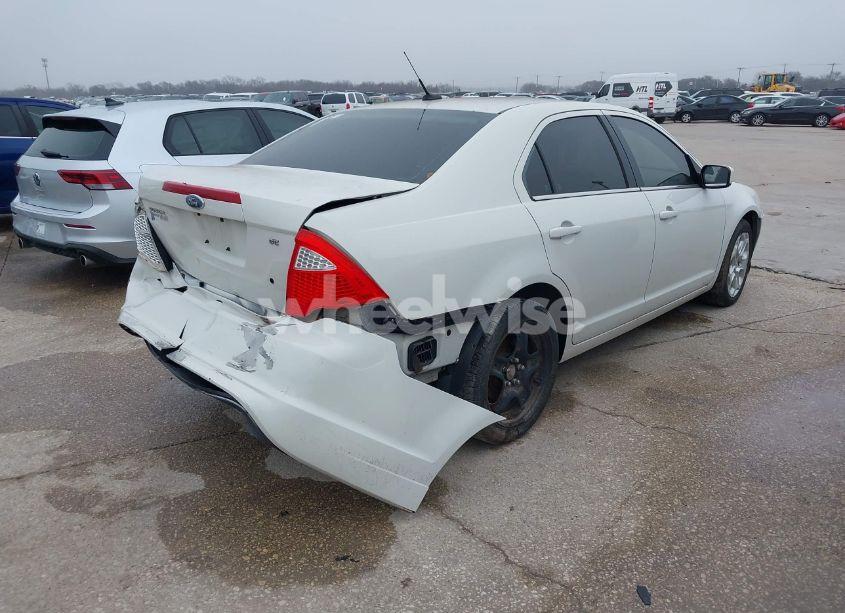 Photo 4 of 2010 Ford Fusion SE (VIN 3FAHP0HA9AR402943)