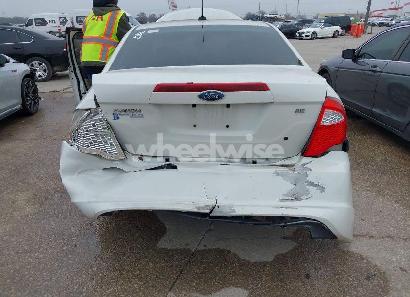 Photo 6 of 2010 Ford Fusion SE (VIN 3FAHP0HA9AR402943)