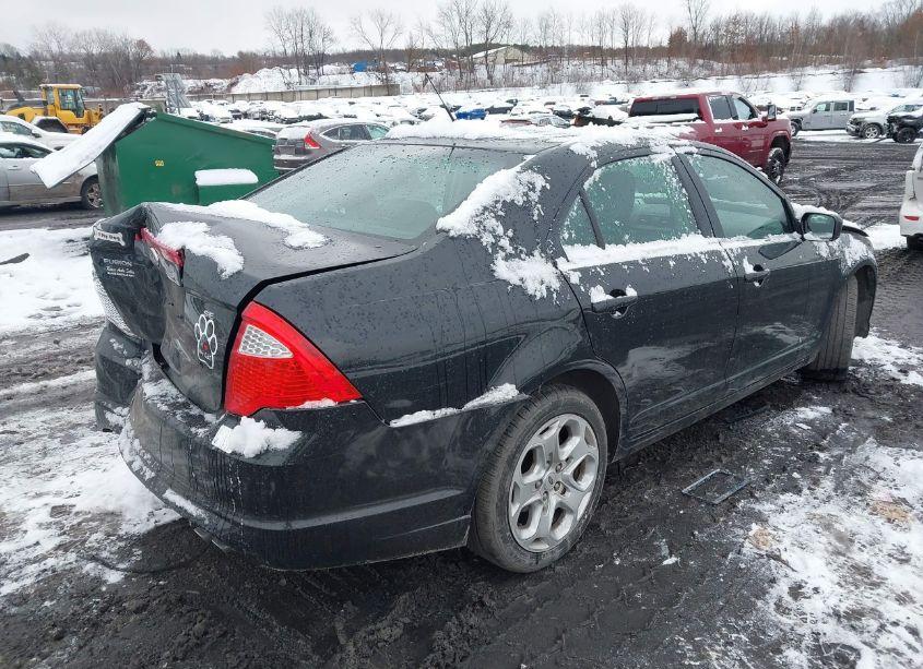 Photo 4 of 2010 Ford Fusion SE (VIN 3FAHP0HA9AR405809)