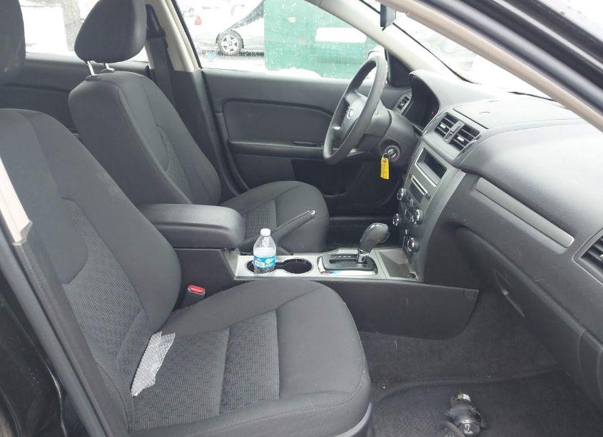 Photo 5 of 2010 Ford Fusion SE (VIN 3FAHP0HA9AR405809)