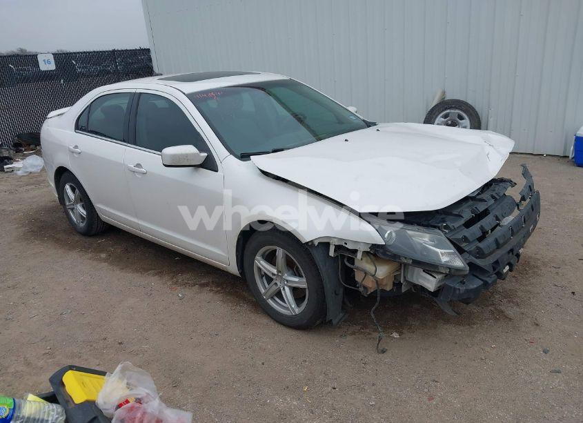 2010 Ford Fusion SE (VIN 3FAHP0HA9AR416504) main photo