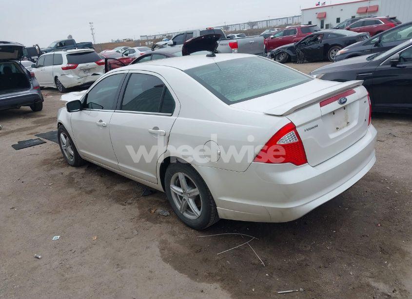 Photo 3 of 2010 Ford Fusion SE (VIN 3FAHP0HA9AR416504)