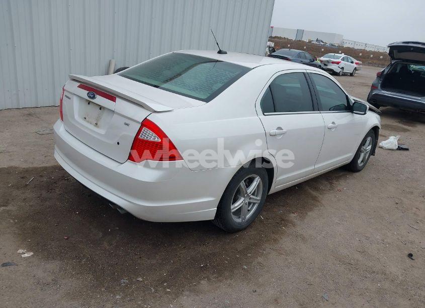 Photo 4 of 2010 Ford Fusion SE (VIN 3FAHP0HA9AR416504)