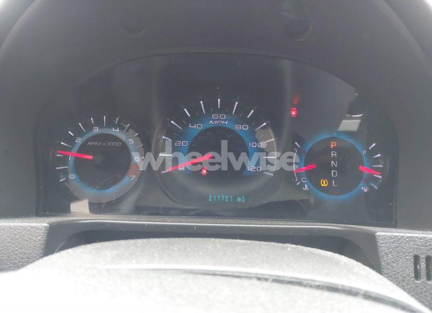 Photo 7 of 2010 Ford Fusion SE (VIN 3FAHP0HA9AR418026)