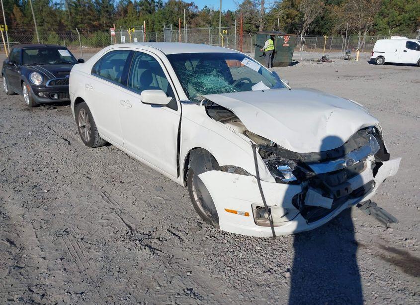 2010 Ford Fusion SE (VIN 3FAHP0HA9AR418057) main photo