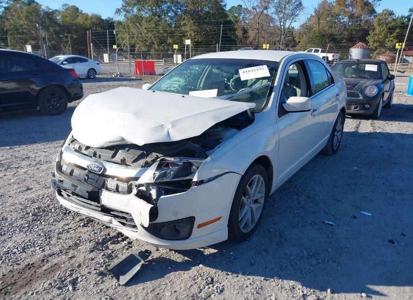 Photo 2 of 2010 Ford Fusion SE (VIN 3FAHP0HA9AR418057)