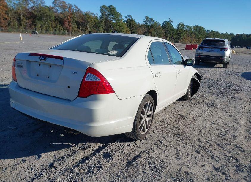 Photo 4 of 2010 Ford Fusion SE (VIN 3FAHP0HA9AR418057)