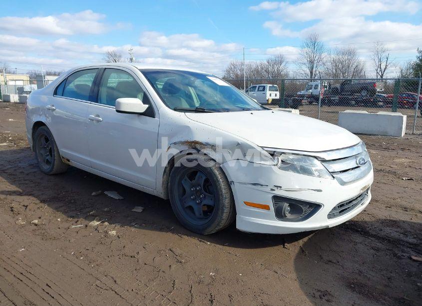 2010 Ford Fusion SE (VIN 3FAHP0HA9AR429527) main photo