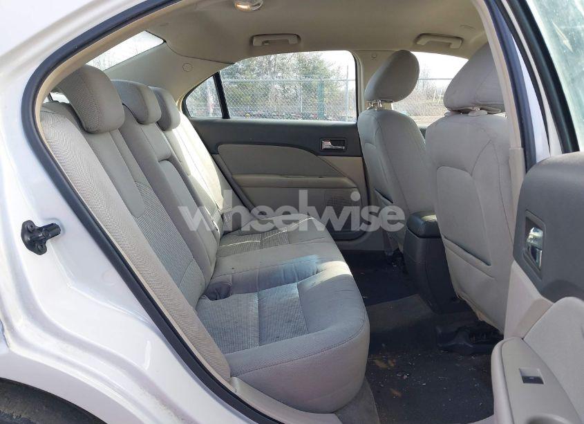 Photo 8 of 2010 Ford Fusion SE (VIN 3FAHP0HA9AR429527)