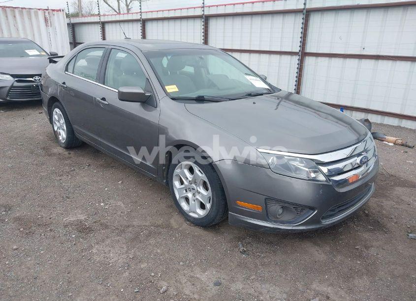 2010 Ford Fusion SE (VIN 3FAHP0HA9AR430936) main photo
