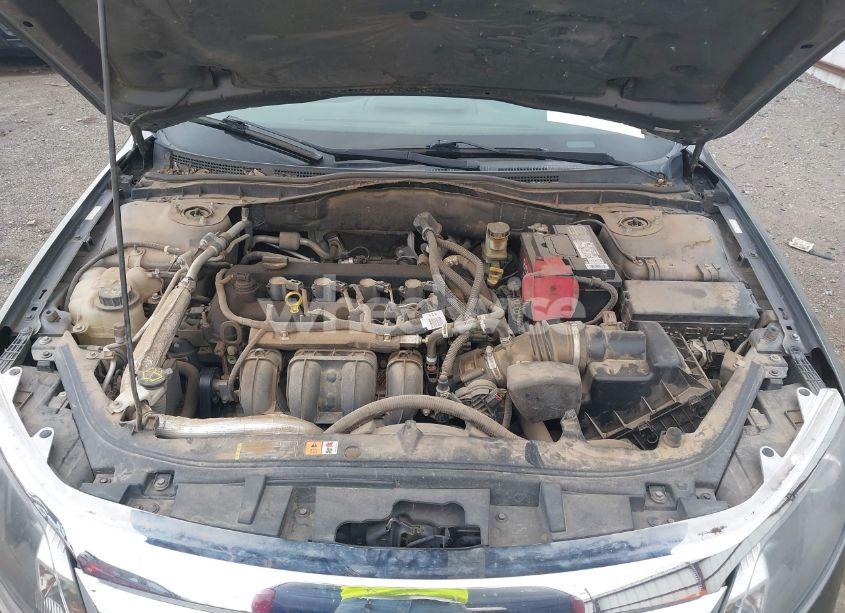 Photo 10 of 2010 Ford Fusion SE (VIN 3FAHP0HA9AR430936)