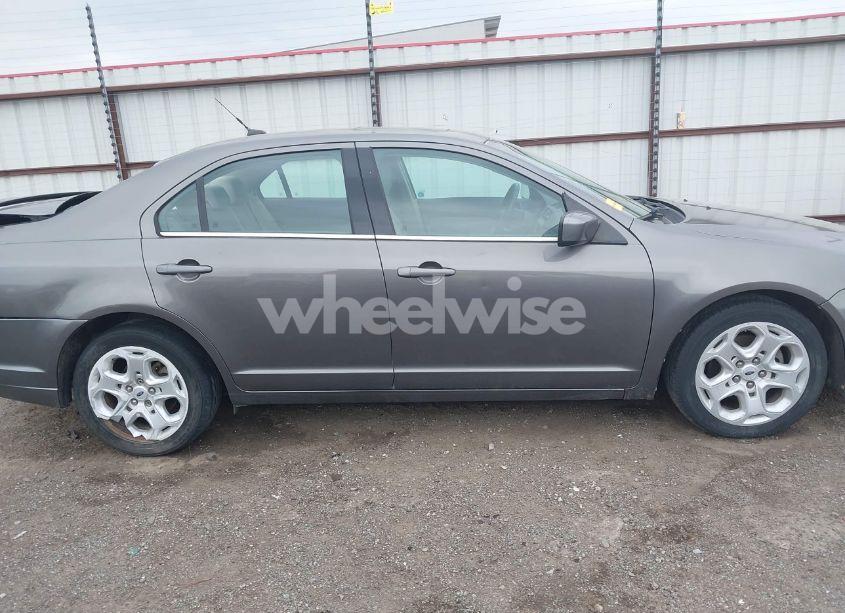 Photo 13 of 2010 Ford Fusion SE (VIN 3FAHP0HA9AR430936)