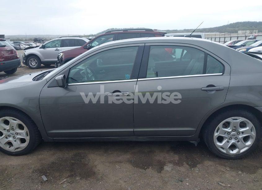 Photo 14 of 2010 Ford Fusion SE (VIN 3FAHP0HA9AR430936)