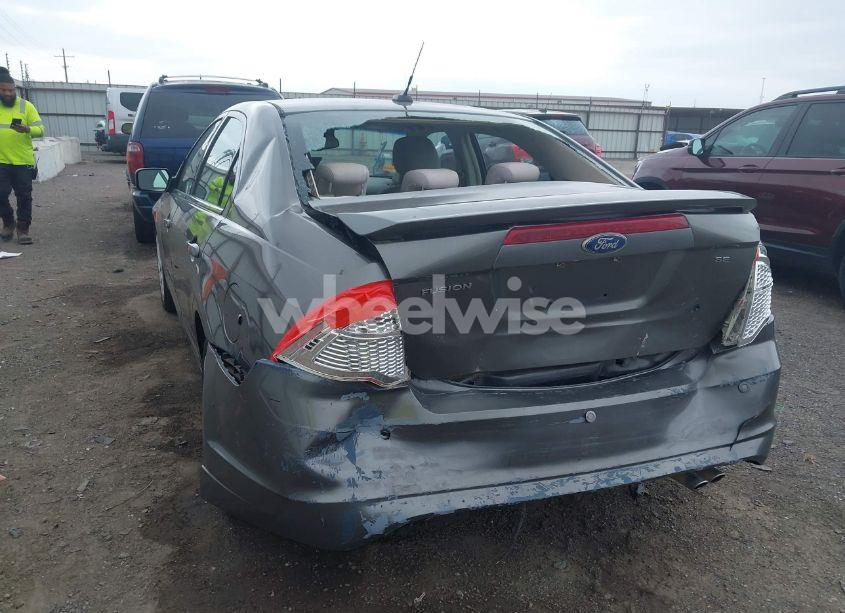 Photo 6 of 2010 Ford Fusion SE (VIN 3FAHP0HA9AR430936)